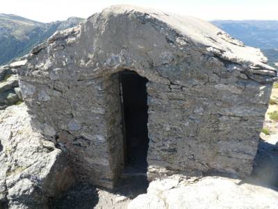 Refugio y vuelta al Pico de la Najarra; mochilas aventura monasterio de piedra parque mochilas para 